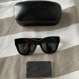 Coach Square HC 8213 500287 black sunglasses
